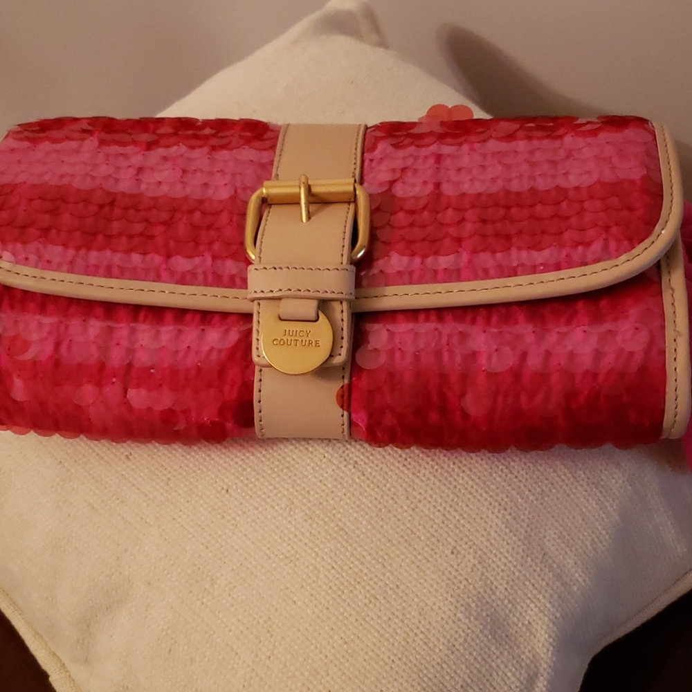 Juicy Couture Straw & Leather clutch